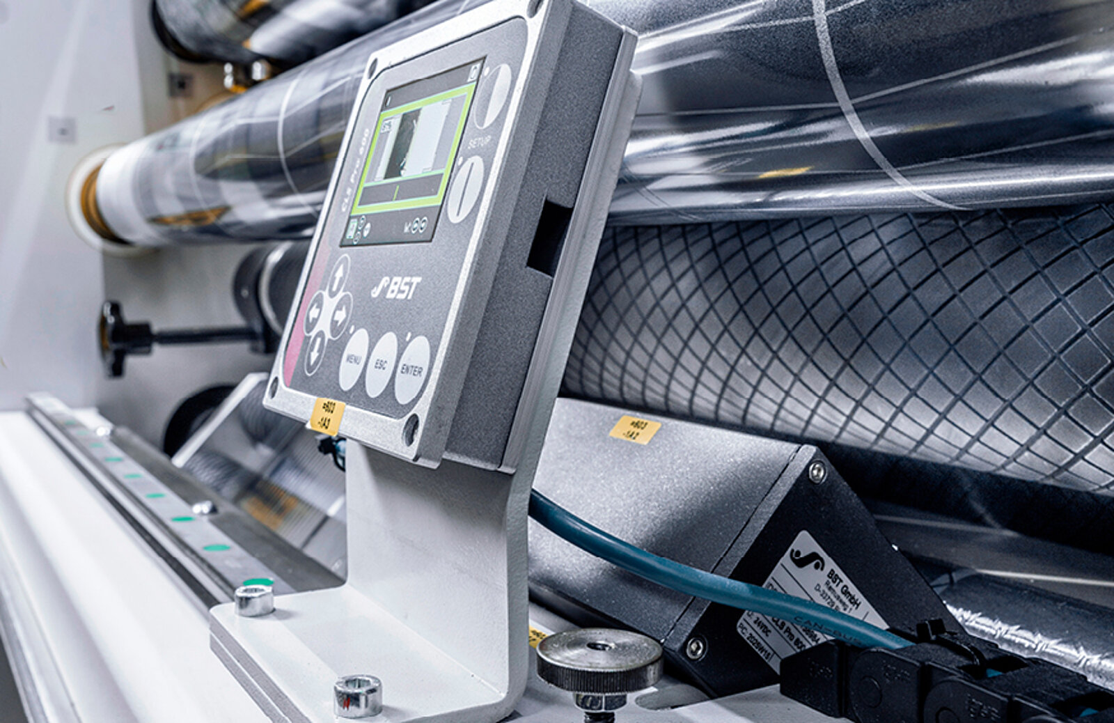 Integrated web control for precise winding results